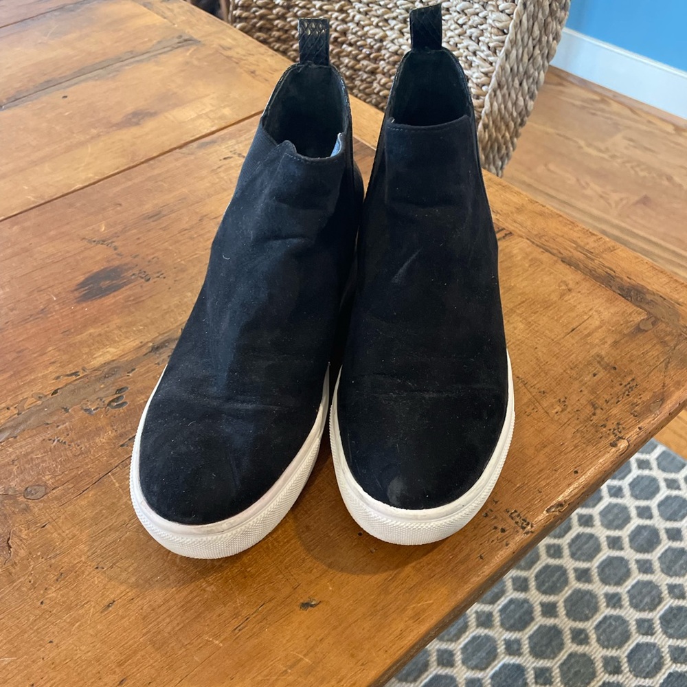 Women’s Black Slip-On Suede wedge Sneakers with White Sole